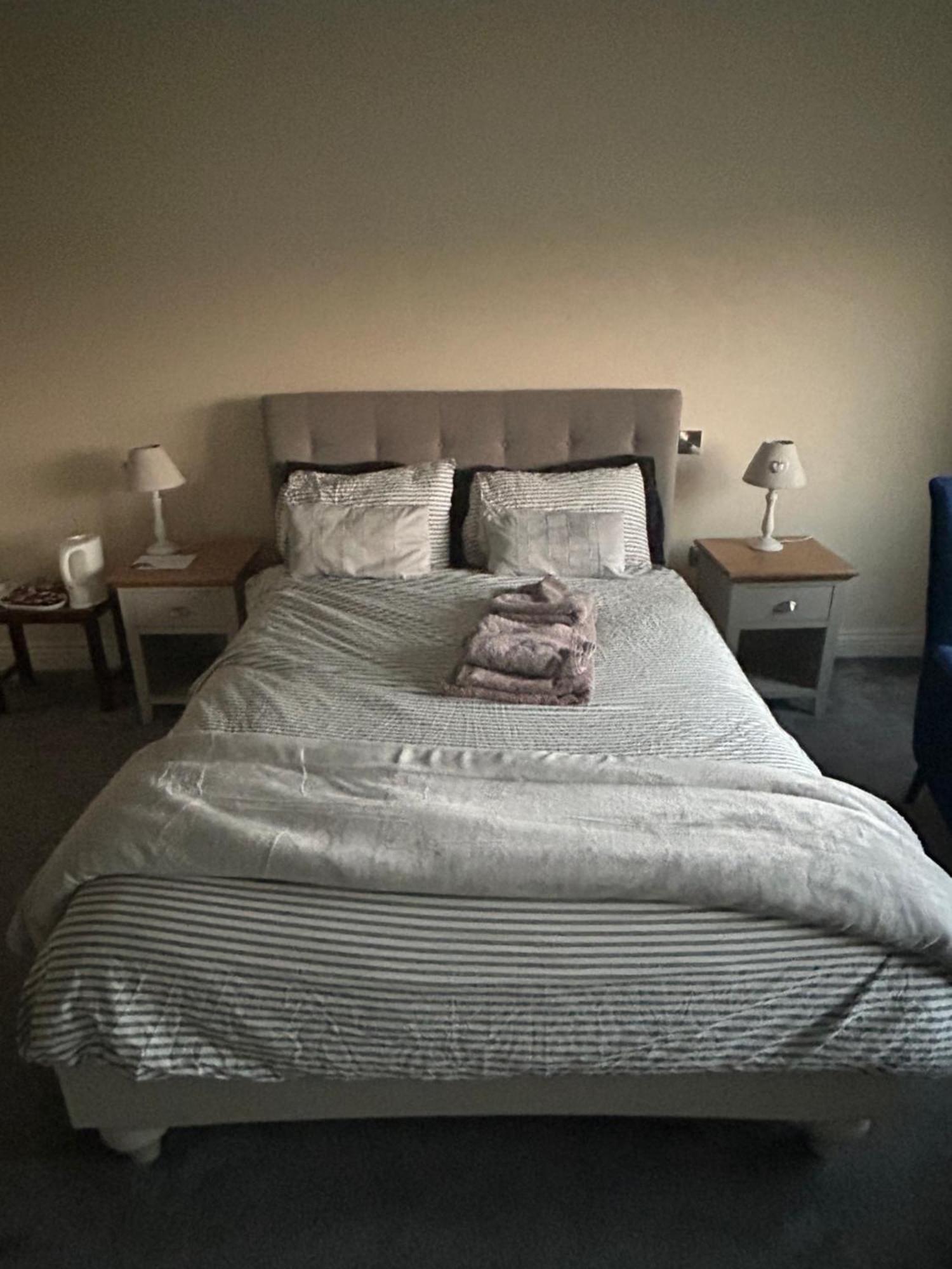 1 Luxurious Room In Family Home Киларни Екстериор снимка
